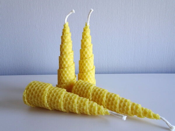 Wabenkerze, halb gedreht